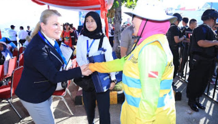 Wanita Selam Indonesia, Kapolri Beri Motivasi Pada Para Penyelam