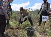 Kembalikan Fungsi Hutan, TNI dan Polri Bondowoso Tanam Ribuan Bibit di Ijen