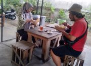 Pagi Sore : Kuliner Kota Blitar, Sego Pecel Dan Soto Bening