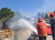 Bakar Sampah Hampir Sebabkan 1 Pabrik Terbakar