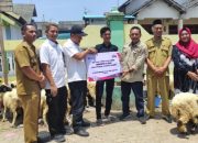 Melalui Program CSR, SIG Pabrik Tuban Salurkan Bantuan Kambing 36 Ekor Kepada Masyarakat