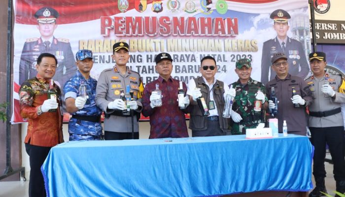 Polres Jombang Musnahkan Ribuan Botol Miras Disaksikan PJ Bupati