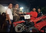 Ida Bagus Nugroho, Serahkan Hibah Hand Traktor Kepada Poktan