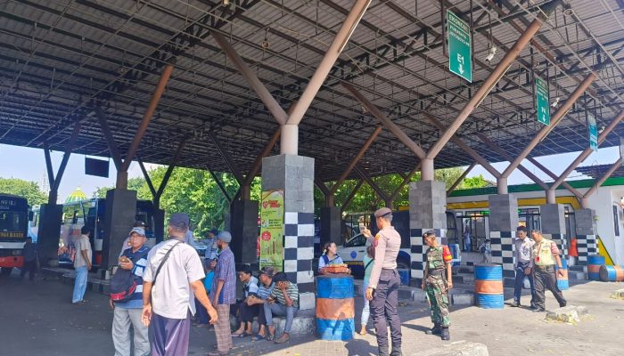 Sukseskan WWF 2024 Personel Gabungan Polresta Sidoarjo Patroli KRYD di Terminal Purabaya Tujuan Bali