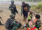 Satgas Yonif 509 Kostrad Melaksanakan Pelayanan Kesehatan Door to Door di Intan Jaya, Papua