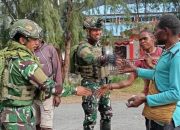 Satgas Yonif 509 Kostrad Lakukan Patroli dan Sapa Warga Demi Keamanan di TK Holomama