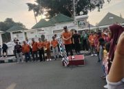 Meriahkan Peringatan Hari Koperasi ke77, PJ Bupati Jombang Berangkatkan Peserta Jalan Sehat di Alun-Alun Kabupaten Jombang