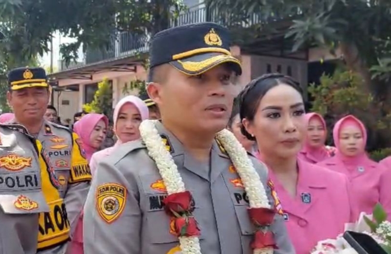 AKBP Muhammad bersama Istri