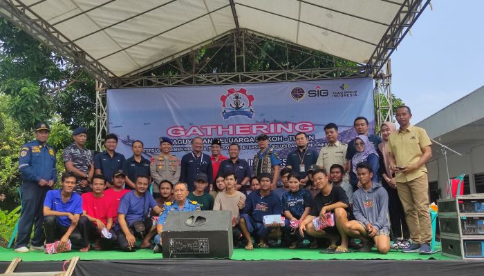 SIG Pabrik Tuban Berikan Tali Asih Kepada 16 ABK MV. Noah Satu di Momen Gathering Stakeholder Wilayah Pelabuhan