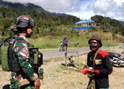 Patroli Satgas Yonif 509 Kostrad di Pasar Pagi Sugapa Intan Jaya: Menciptakan Keamanan dan Kenyamanan Masyarakat