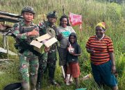 Wujudkan Keamanan dan Kesejahteraan di Intan Jaya, Satgas Yonif 509 Kostrad Gencar Patroli Dan Berbagi