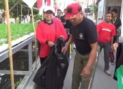 Warga Kampung Kreatif 32 Bondowoso Ikuti Jalan Sehat Kampanyekan Gerakan Kurangi Sampah Plastik