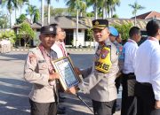 Kapolres Nganjuk Berikan Piagam Penghargaan Kepada 11 Anggota Polres Berprestasi