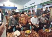 H. Warsubi Cabup Jombang 2024 Hadiri Pagelaran Wayang Kulit Di Desa Keras, Diwek.