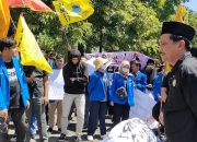 Tekan Isu Demokrasi, Aliansi Mahasiswa Nganjuk Gelar Aksi Demo di Depan Gedung DPRD