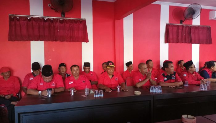 Gelar Rapat Internal Di DPC PDI Perjuangan, Ida Bagus Panasi Mesin Partai Untuk Kemenangan