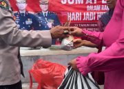 Jumat Berkah: Polres Nganjuk dan Media Lokal Berbagi dengan Masyarakat Nganjuk