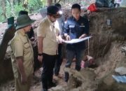 Cuaca Buruk Hambat Proses Penggalian Fosil Stegodon di Hutan Tritik