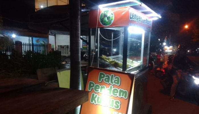 Menikmati Kota Tulungagung Malam Hari, Ditemani Secangkir Kopi, Ubi Rebus Hingga Iwel – Iwel