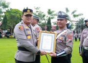 KAPOLRES JOMBANG BERIKAN PENGHARGAAN KEPADA 15 PERSONEL BERPRESTRASI
