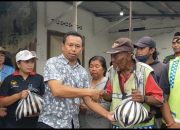 Berbagi Berkah di Baron: Kolaborasi Sang Prabu dan Forpimcam Ringankan Beban Warga