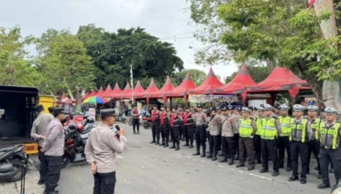 Ribuan Warga Padati Kawasan Pendopo Untuk Buka Bersama Pemda, Kapolres Nganjuk Pastikan Kontrol Keamanan