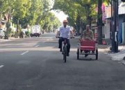 Hari Pertama WFH, Kadisdik Nganjuk Gowes ke Kantor Dukung Penghematan BBM